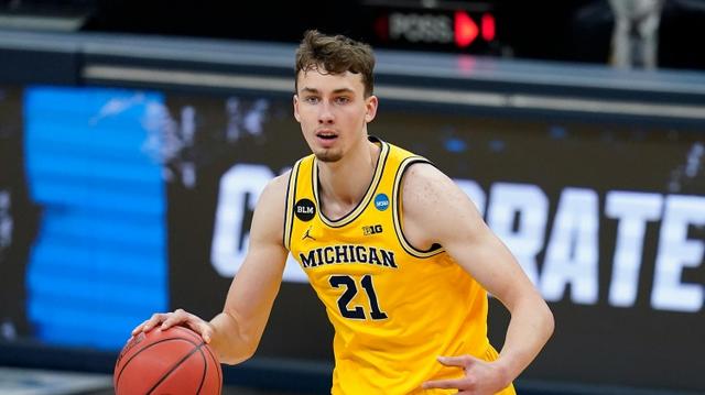 篮板的球员 篮板的球员