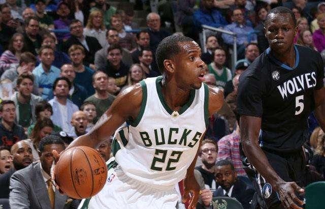 场热身赛中 场热身赛中